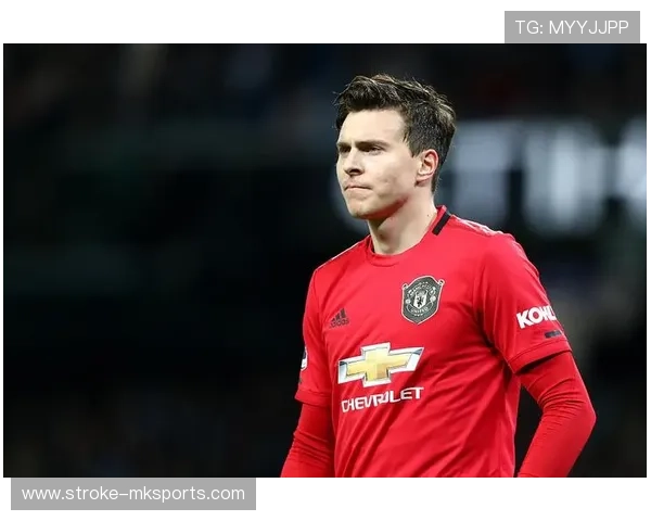 洛里昂阵容轮换引关注，教练组战术调整引发球迷热议