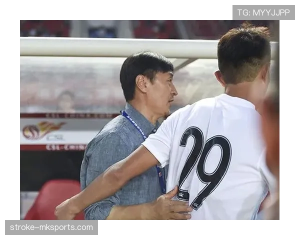 布莱恩·杨在世界羽联巡回赛中强势突围，展现顶尖竞技风采