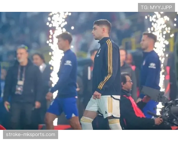 巴尔韦德精准长传再显神技，助球队持续提升竞争力