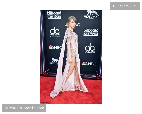 威少衣柜里塞满紧身衣，训练完直接换装走红毯？